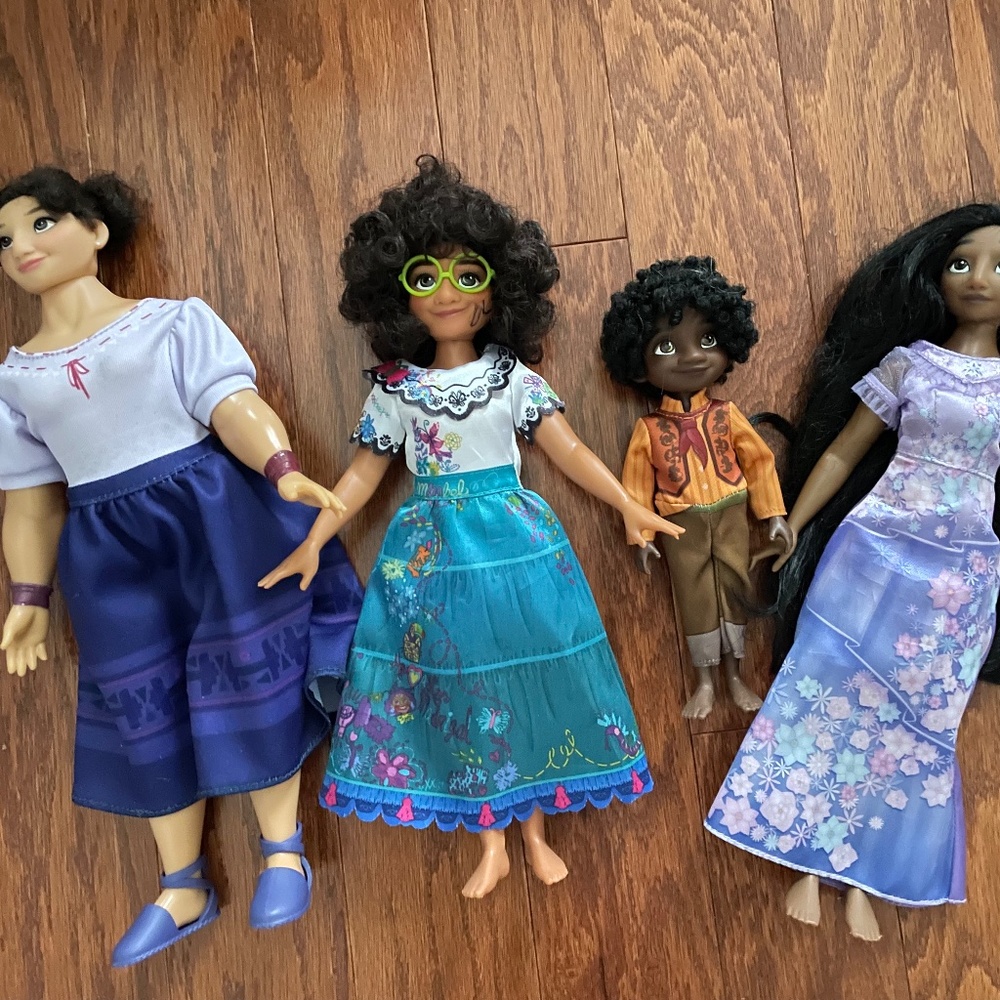 Encanto family friends figures